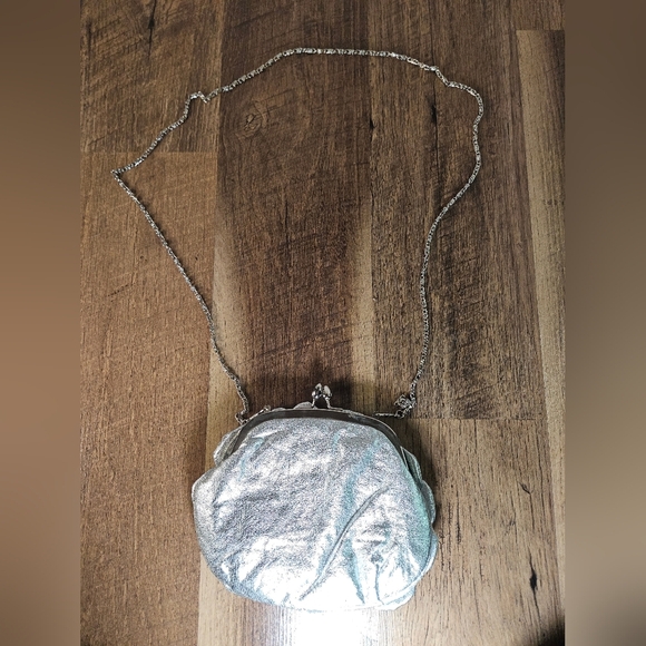 Vintage Silver Flower Handbag - Picture 3 of 4